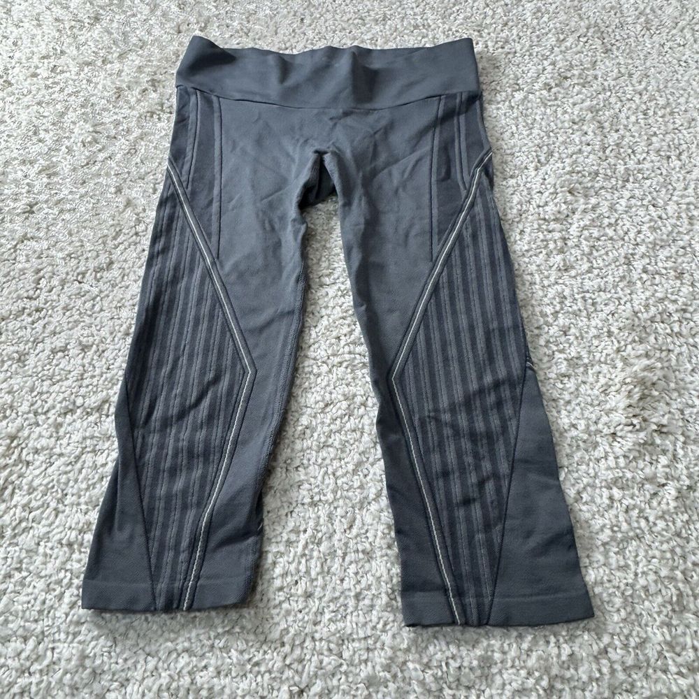 NUX‎ Leggings Size S Gray Scuba 18" Inseam Length